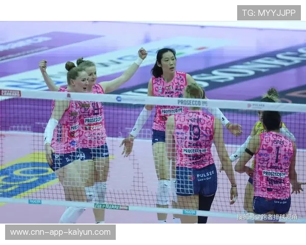 女排极限防守连续成功：激情与坚持的完美演绎